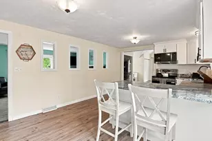 17 Dartmouth Dr, Milford, MA 01757 - Photo 9