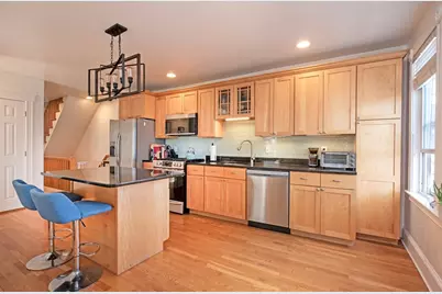 2-4 Holton St #B, Medford, MA 02155 - Photo 3