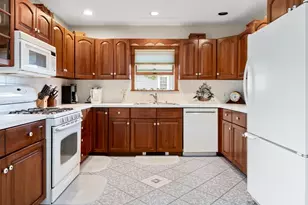 8 Castle Rd, Nahant, MA 01908 - Photo 11
