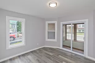12 School St, Holyoke, MA 01040 - Photo 7