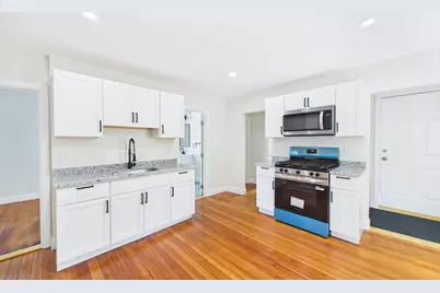 61 Bridge St, Fairhaven, MA 02719 - Photo 5