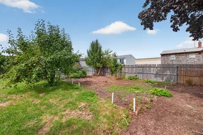 202 Oman St, Fall River, MA 02721 - Photo 27