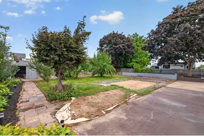 202 Oman St, Fall River, MA 02721 - Photo 29
