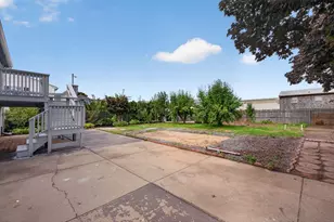 202 Oman St, Fall River, MA 02721 - Photo 25