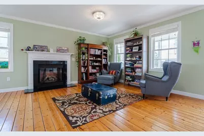 9 White Rd, Mendon, MA 01756 - Photo 5