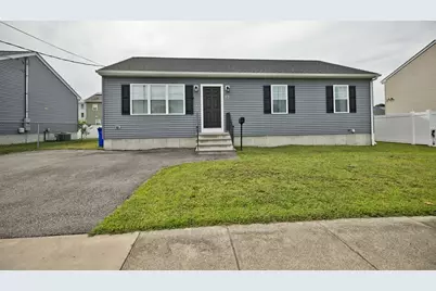 53 Pulaski St, Fall River, MA 02721 - Photo 3