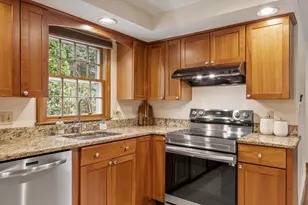4 Apple Tree Ln, Wilmington, MA 01887 - Photo 7
