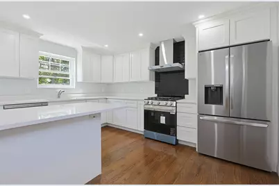 28 Hazelnut Pl, Dedham, MA 02026 - Photo 5