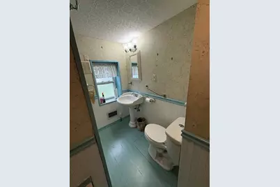 21 Freeman Ave, Webster, MA 01570 - Photo 27