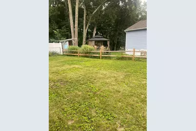 21 Freeman Ave, Webster, MA 01570 - Photo 3
