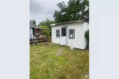 21 Freeman Ave, Webster, MA 01570 - Photo 5