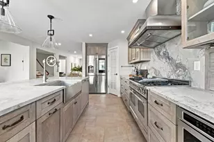 31 Bowdoin St, Boston, MA 02114 - Photo 9