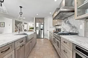 31 Bowdoin St, Boston, MA 02114 - Photo 9