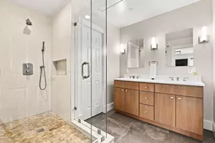 31 Bowdoin St, Boston, MA 02114 - Photo 17