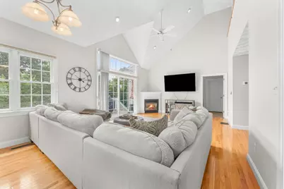 10 Charnstaff Ln #404, Billerica, MA 01821 - Photo 5