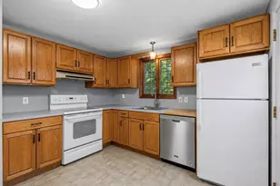 37 Watson St, Braintree, MA 02184 - Photo 9