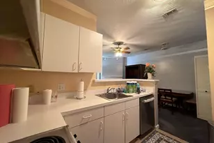 18 Devon Commons Ln, Braintree, MA 02184 - Photo 7