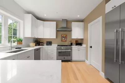 21 Crowninshield Rd #2-1, Brookline, MA 02446 - Photo 11