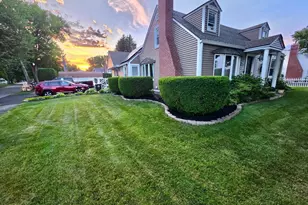 417 River Rd, Agawam, MA 01001 - Photo 1