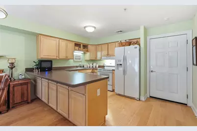 26 Greenleaves Dr #611, Amherst, MA 01002 - Photo 5