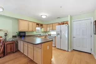 26 Greenleaves Dr, Amherst, MA 01002 - Photo 5
