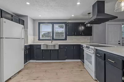 39 Hope St #3, Attleboro, MA 02702 - Photo 3