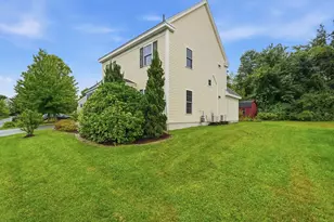 36 Treehouse Cir, Easthampton, MA 01027 - Photo 3