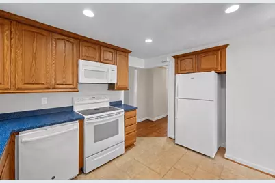 16 Mars Dr, Shrewsbury, MA 01545 - Photo 9