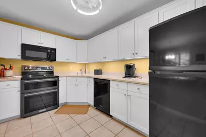 36 Betsy Ross Cir #36, Sturbridge, MA 01566 - Photo 13