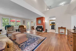 36 Betsy Ross Cir, Sturbridge, MA 01566 - Photo 5