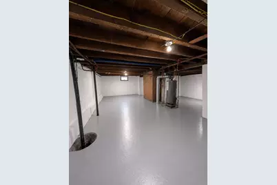 61 Austin St, Chicopee, MA 01013 - Photo 17