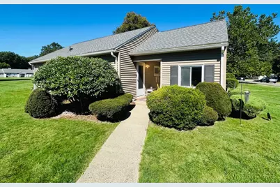 162 Horseshoe Dr #162, Chicopee, MA 01022 - Photo 1