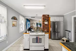 21 Jackson St, Salem, MA 01970 - Photo 5