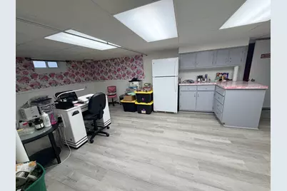 169 Roosevelt Ave, Springfield, MA 01118 - Photo 17
