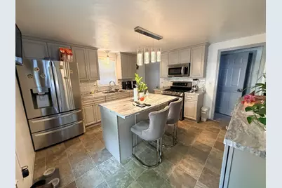 169 Roosevelt Ave, Springfield, MA 01118 - Photo 7