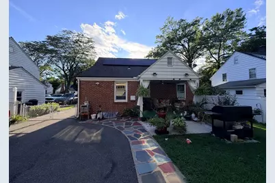 169 Roosevelt Ave, Springfield, MA 01118 - Photo 5