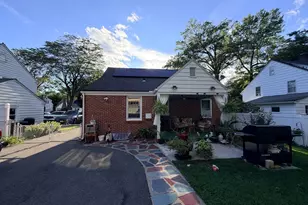 169 Roosevelt Ave, Springfield, MA 01118 - Photo 5