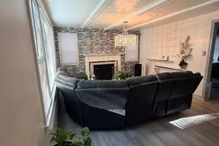 169 Roosevelt Ave, Springfield, MA 01118 - Photo 9
