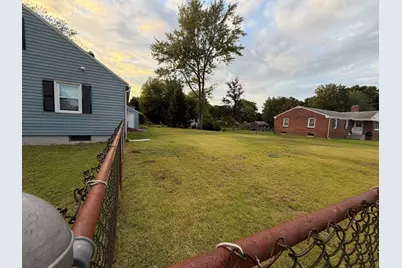 727 Newbury St, Springfield, MA 01104 - Photo 11