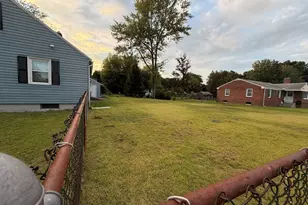 727 Newbury St, Springfield, MA 01104 - Photo 11