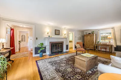 21 Bond St, Reading, MA 01867 - Photo 5