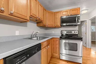 16 Cleveland Place #8, Gloucester, MA 01930 - Photo 5