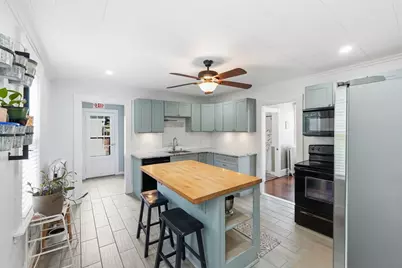 96 Apricot St, Worcester, MA 01603 - Photo 3