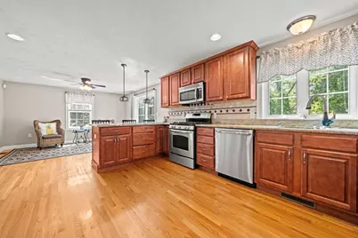 11 Village Ln, Haverhill, MA 01832 - Photo 5
