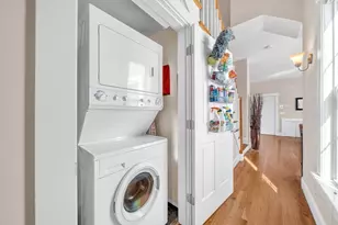121 E Cottage St, Boston, MA 02125 - Photo 21