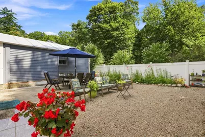 1161 Franklin St, Stoneham, MA 02180 - Photo 7