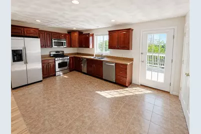 6 Fairlawn Ave #House, Burlington, MA 01803 - Photo 3