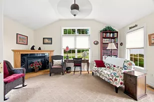 9 Parc Pl, Southampton, MA 01073 - Photo 13