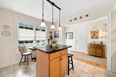 9 Parc Place #2, Southampton, MA 01073 - Photo 5