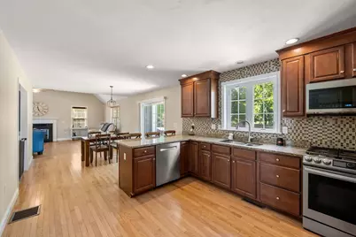 11 Duquette Dr, Haverhill, MA 01830 - Photo 3